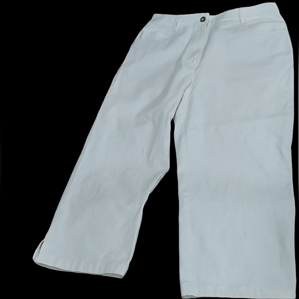 St. john sport off white capri pant size 6